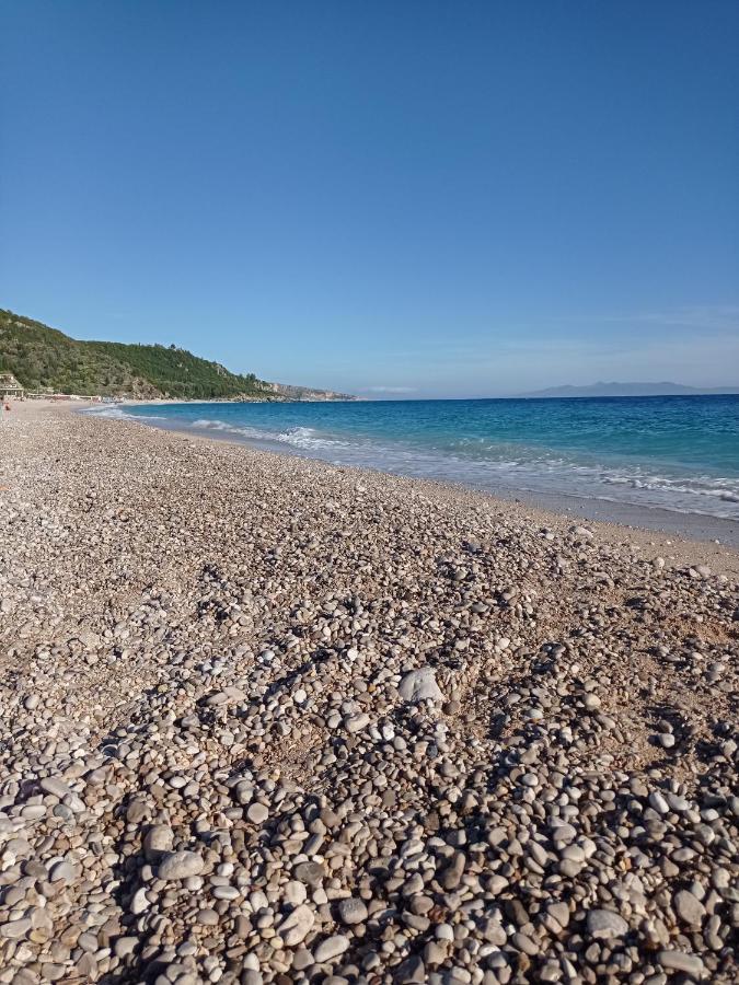 Wave N' Sea Apartments Himare Buitenkant foto