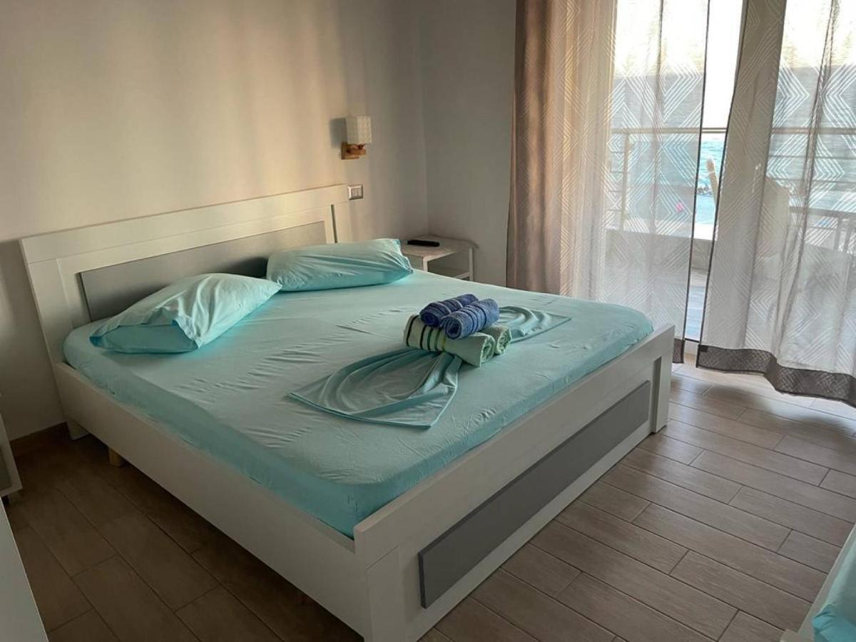 Wave N' Sea Apartments Himare Buitenkant foto