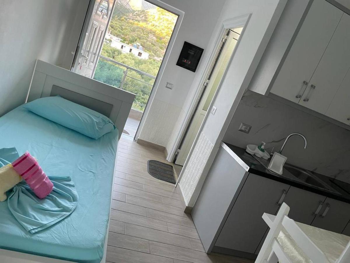 Wave N' Sea Apartments Himare Buitenkant foto