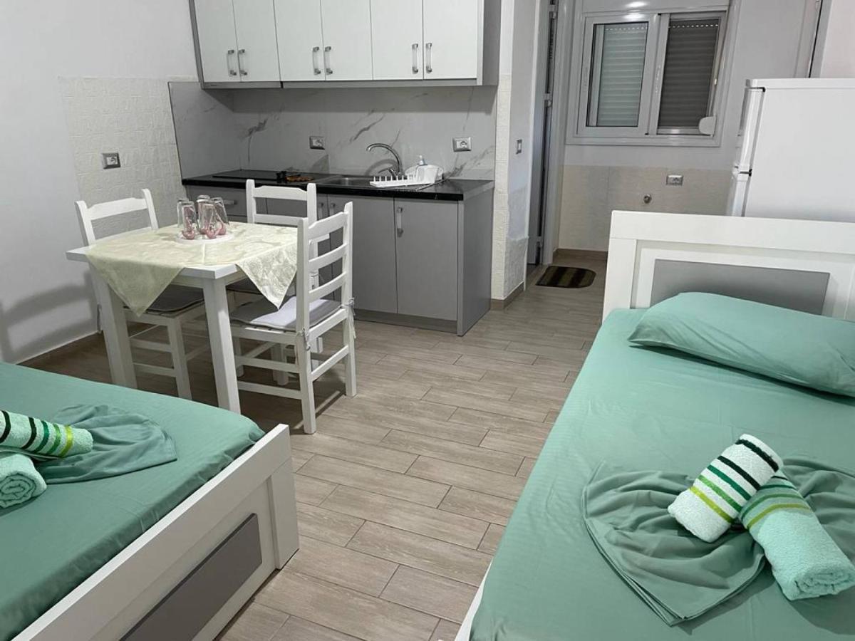 Wave N' Sea Apartments Himare Buitenkant foto