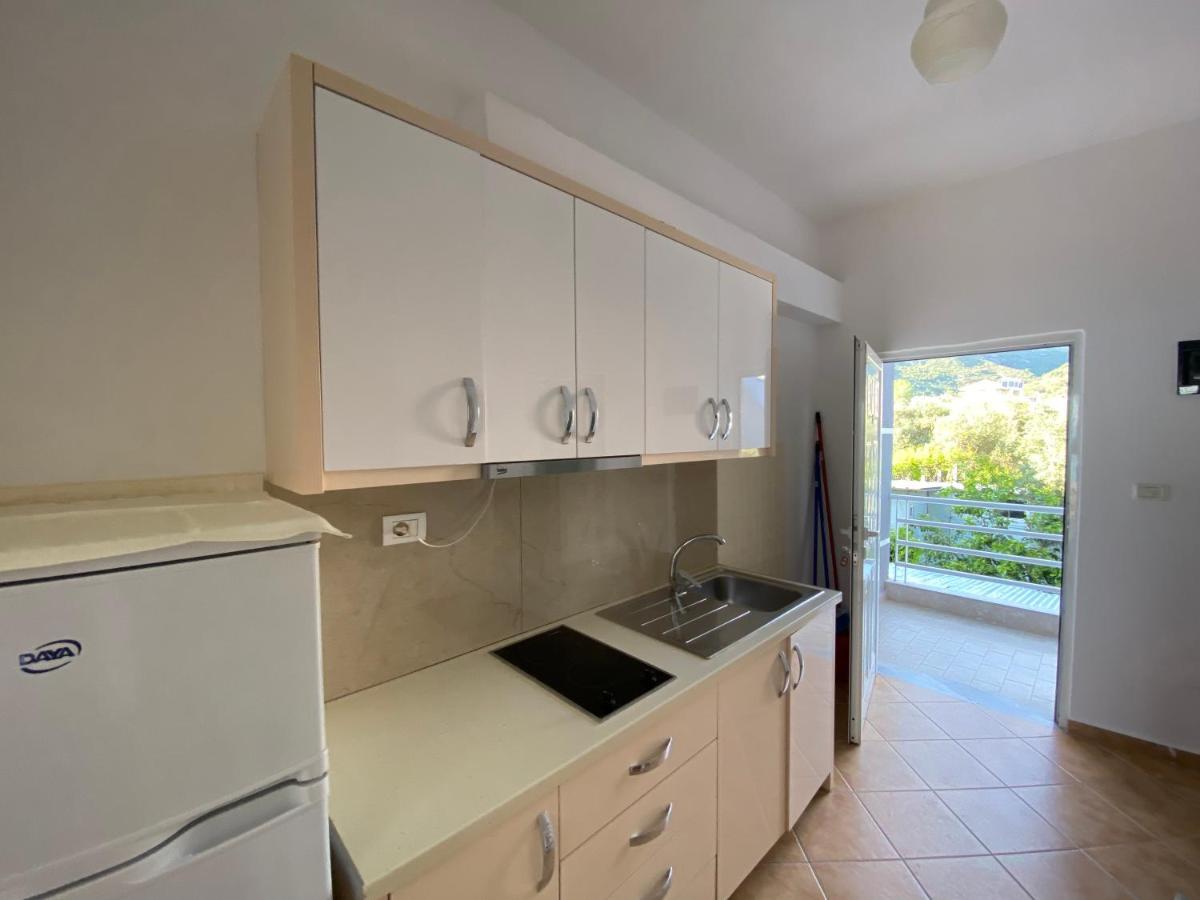 Wave N' Sea Apartments Himare Buitenkant foto