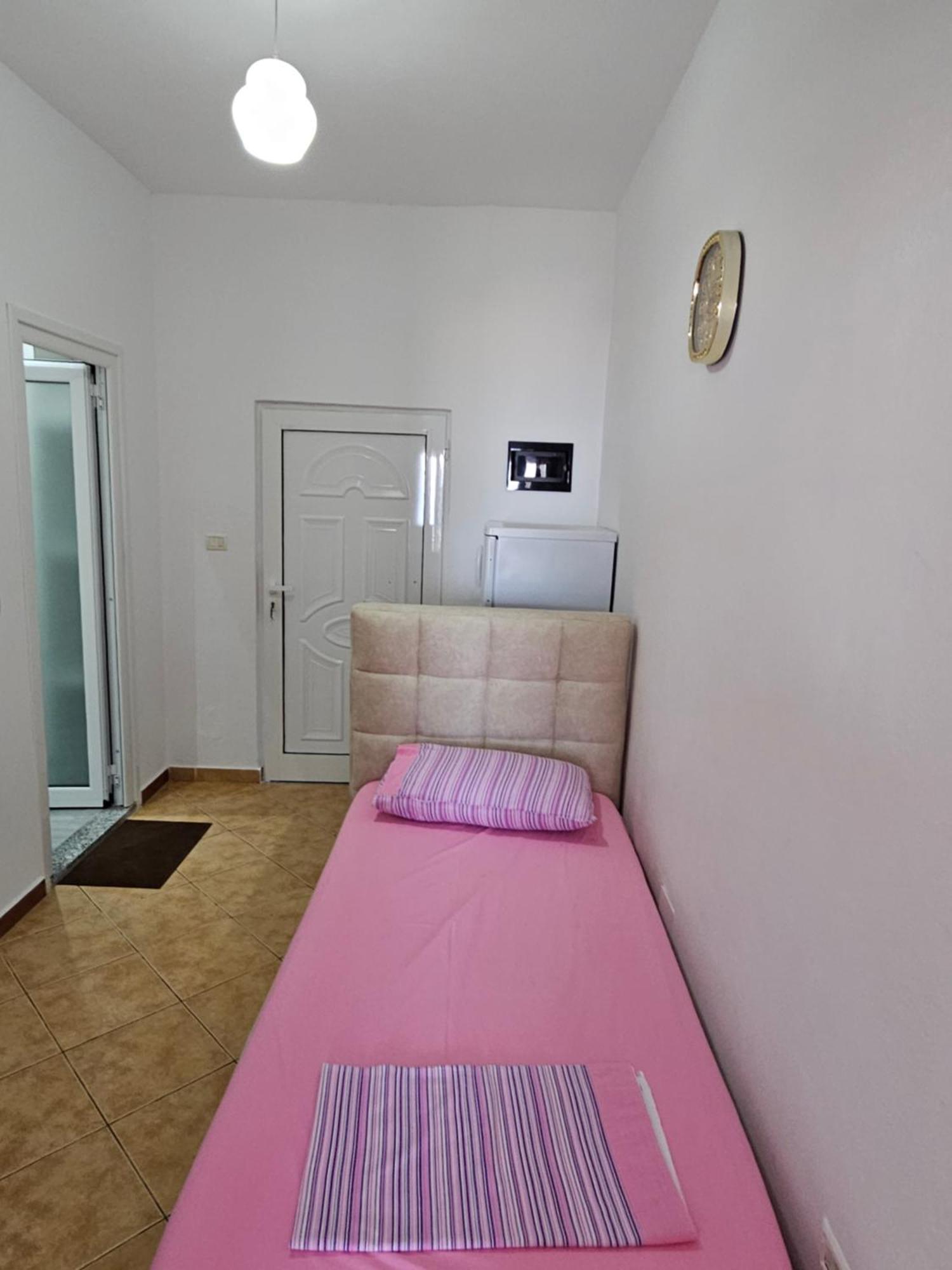 Wave N' Sea Apartments Himare Kamer foto