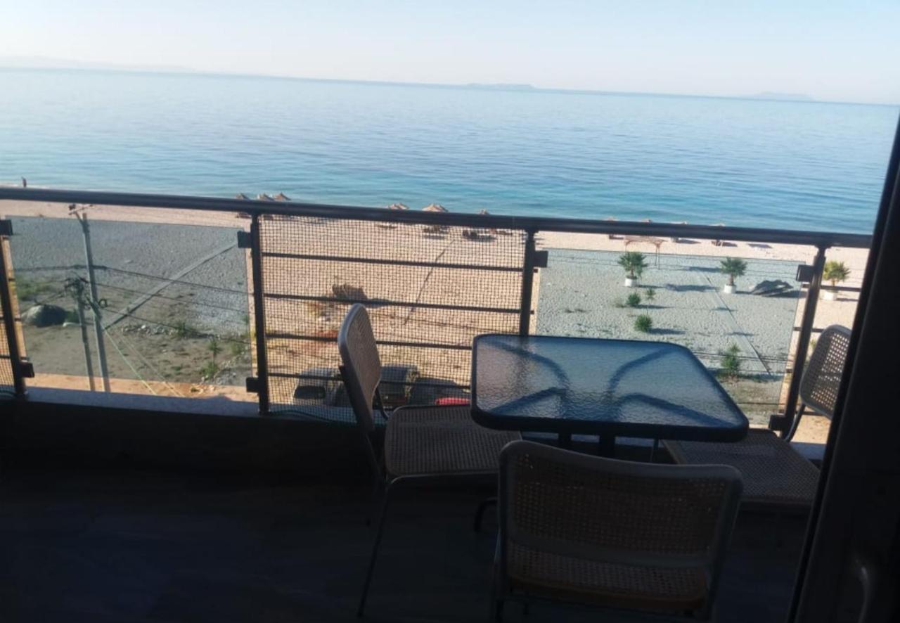 Wave N' Sea Apartments Himare Buitenkant foto